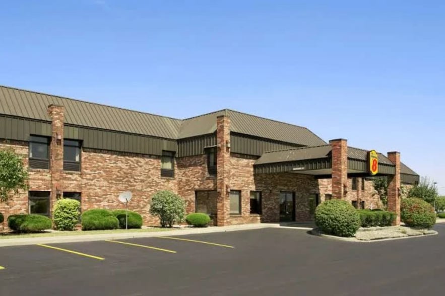 More Photos Of 235 Frontage Rd, Columbia City Hotel For Sale