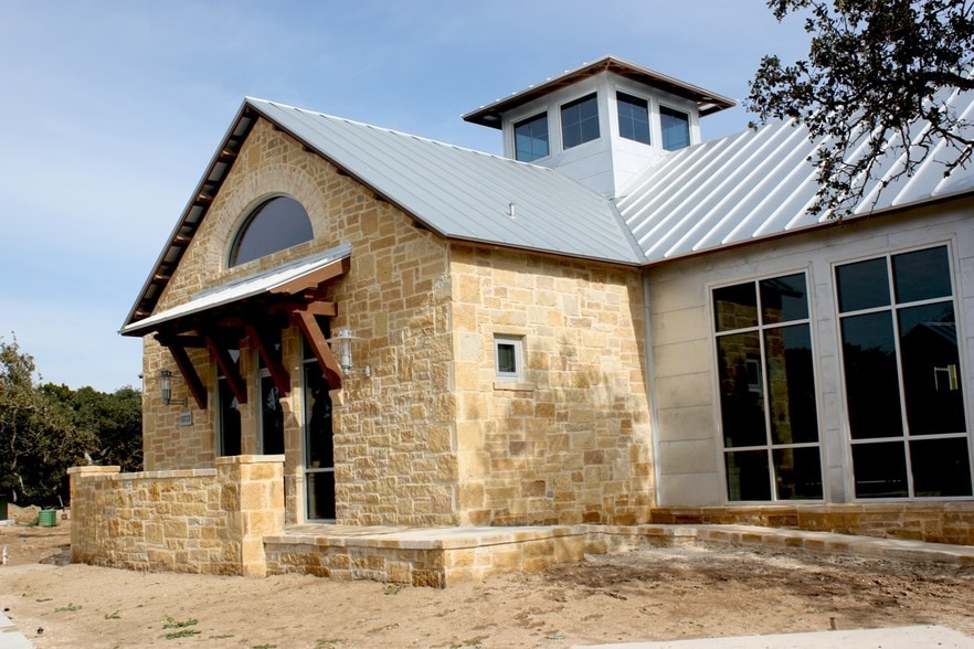 More Photos Of 16022 Via Shavano, San Antonio Office For Sale