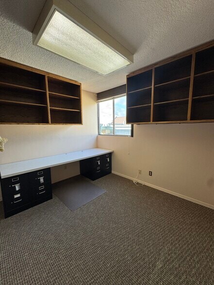 More Photos Of 1141-1151 E Main St, Ventura Office For Lease