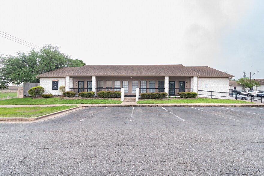 More Photos Of 13740 Research Blvd, Austin Office For Sale