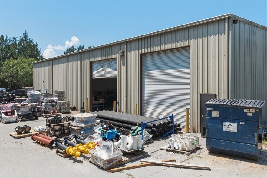 More Photos Of 3450 Novis Pt NW, Acworth Warehouse For Lease