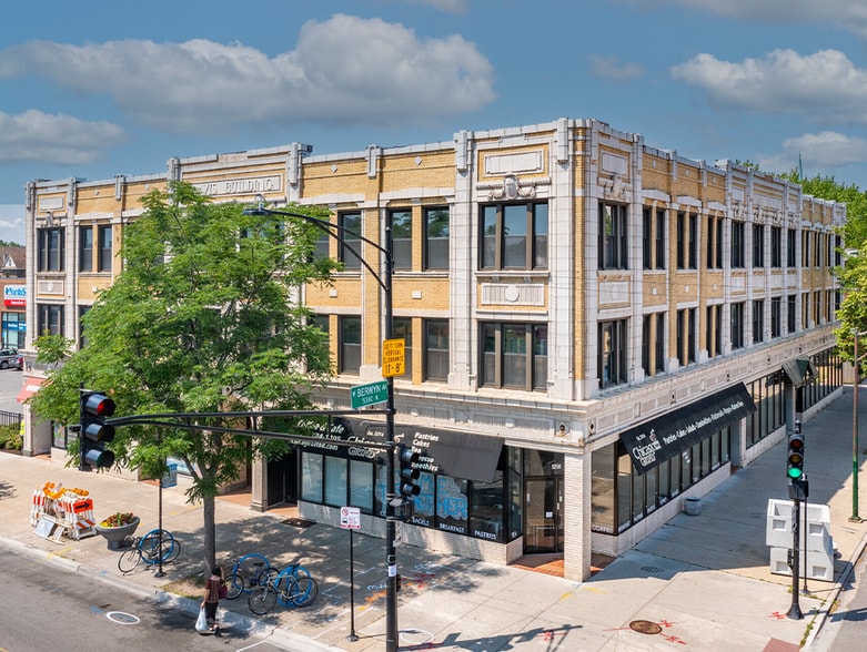 More Photos Of 5250 N Broadway St, Chicago Storefront For Lease