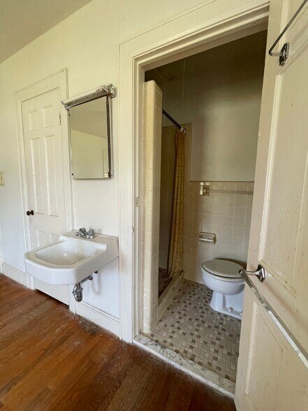 More Photos Of 1810 US Highway 17, Williamston Flex For Sale