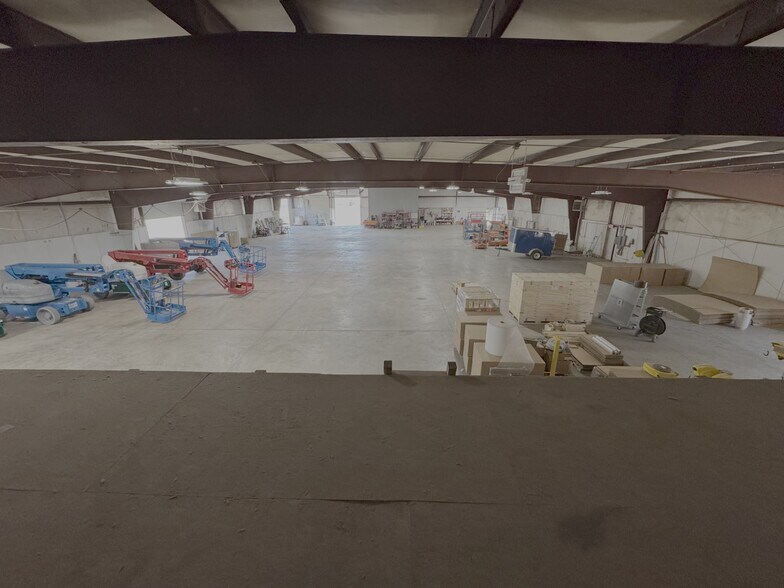 More Photos Of 205 Industrial Dr, Copperhill Manufacturing For Lease