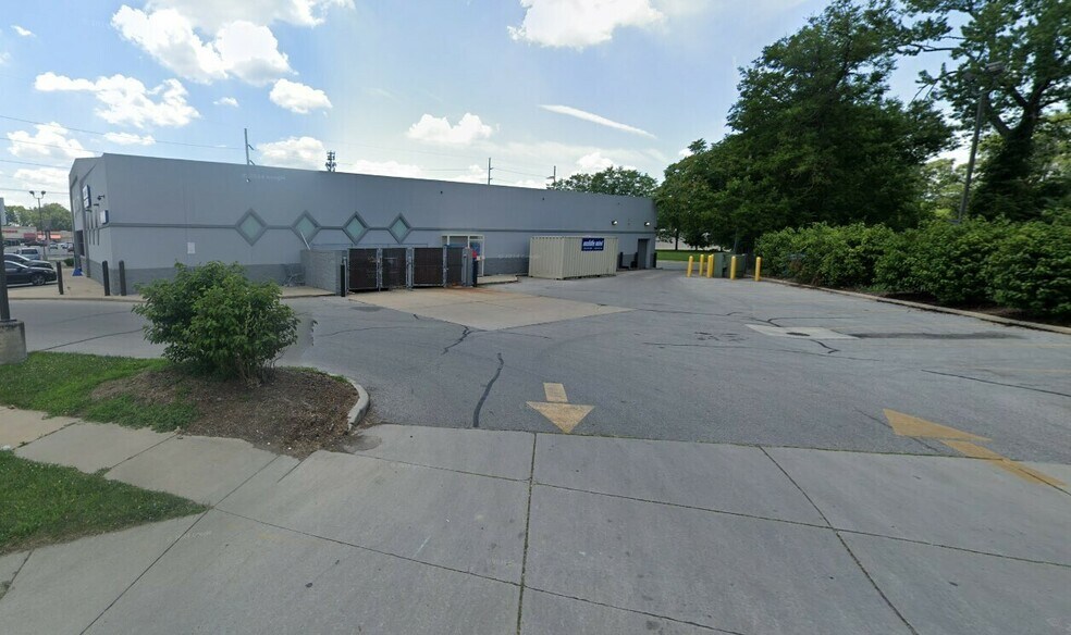 More Photos Of 5224 Dorr St, Toledo Freestanding For Sale