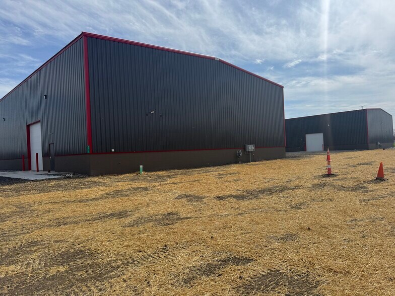 More Photos Of 2710 Diesel Park Dr, Saginaw Manufacturing For Lease