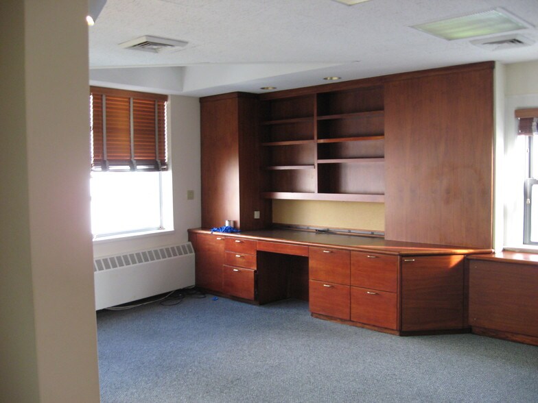 More Photos Of 14 Mamaroneck Ave, White Plains Medical For Lease