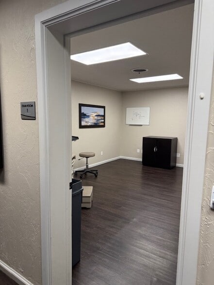 More Photos Of 119 E Main St, Norman General Retail For Lease