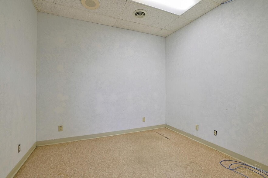 More Photos Of 2108 Central Pky, Cincinnati Loft Creative Space For Sale