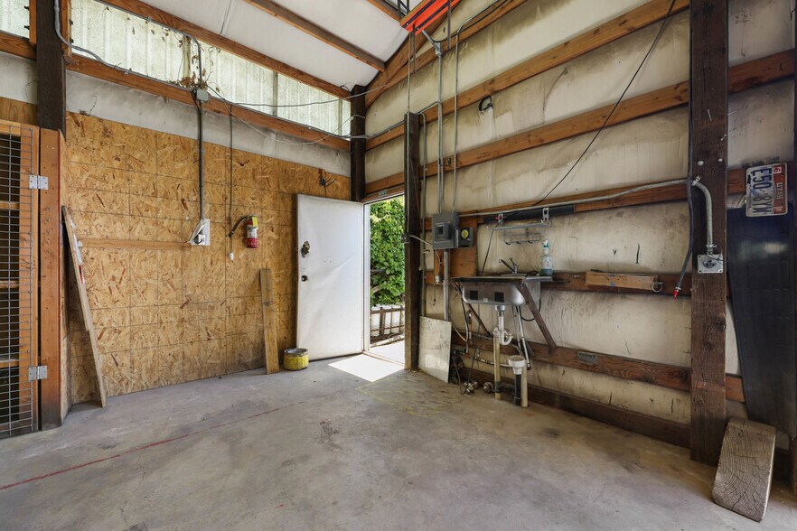 More Photos Of 7706 S Locust St, Midvale Office For Sale