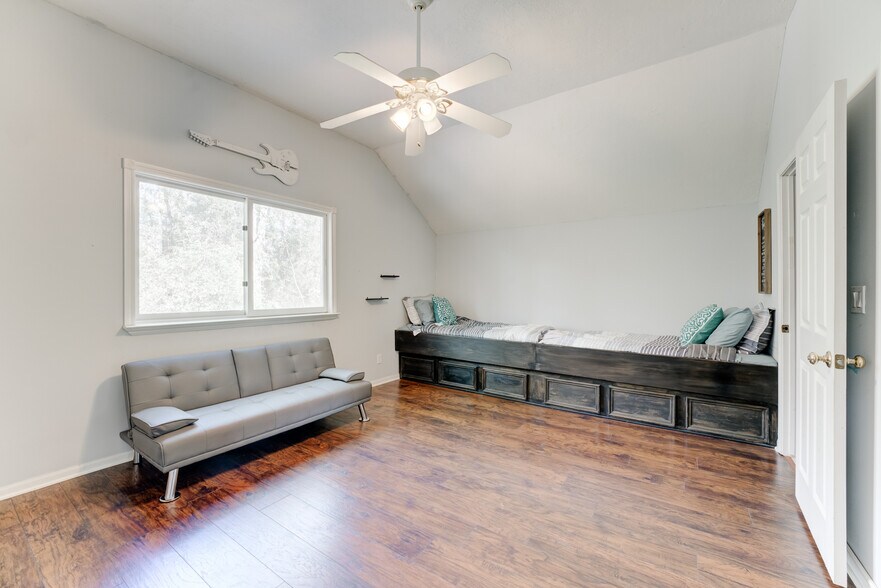 More Photos Of 19323 Belleau Wood Dr, Humble Flex For Sale