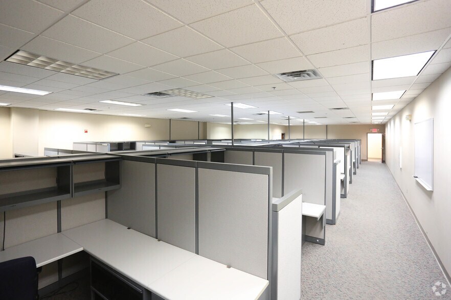 More Photos Of 2070 Little Hills Expy, Saint Charles Office For Sale