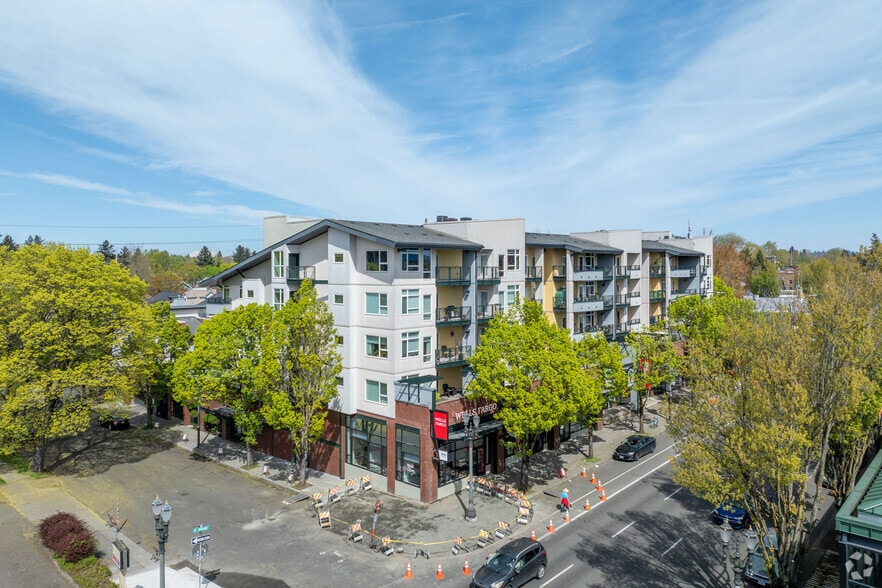 More Photos Of 1111-1139 NE Broadway St, Portland Apartments For Sale