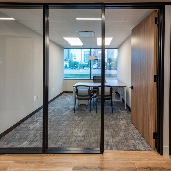 More Photos Of 1500 Waugh Dr, Houston Coworking Space