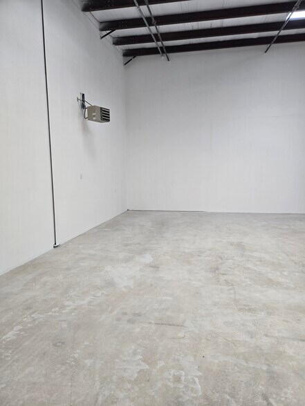 More Photos Of 3623 E Evans Rd, San Antonio Light Distribution For Lease