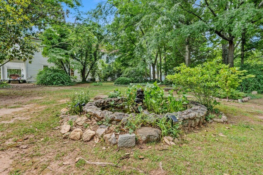 More Photos Of 252 Seavy St, Senoia Hospitality For Sale
