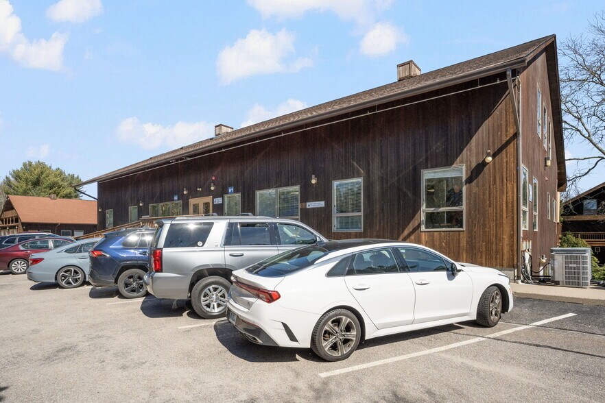 More Photos Of 24 Salt Pond Rd, Wakefield Medical For Sale