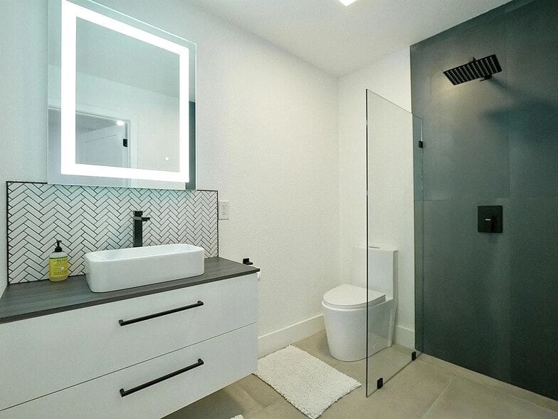 More Photos Of 2878 S Osceola Ave, Orlando Medical For Sale