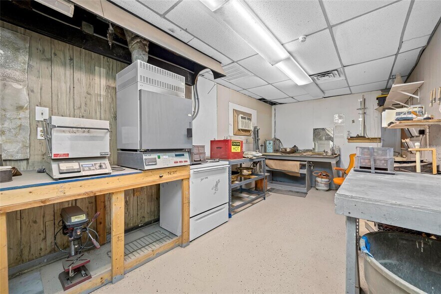 More Photos Of 5802 N Occident St, Tampa Industrial For Sale