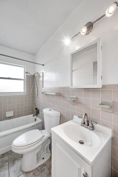 More Photos Of 5113 28th Ave S, South Pasadena Apartments For Sale