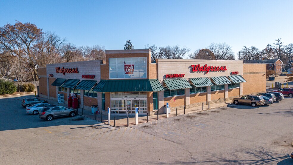 More Photos Of 1805 Brady St, Davenport Drugstore For Sale