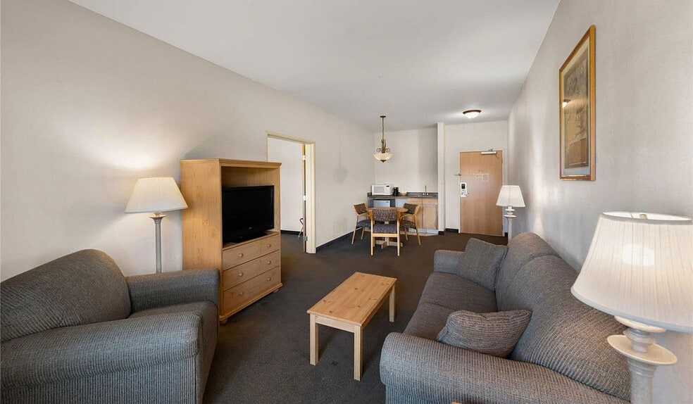 More Photos Of 1738 Comfort Dr, Tomahawk Hotel For Sale