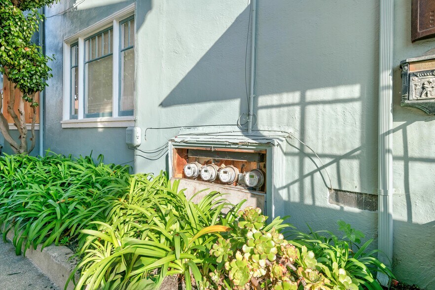 More Photos Of 2319 Ward St, Berkeley Apartments For Sale