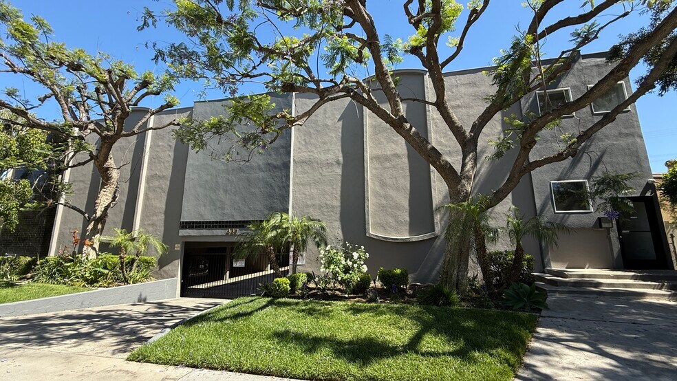 More Photos Of 447 W Elk Ave, Glendale Apartments For Sale