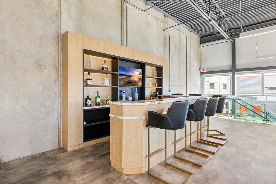 More Photos Of 1111 N 34th St, Tampa Self Storage For Sale