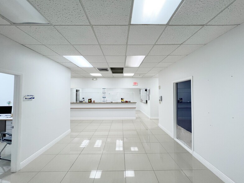 More Photos Of 14150 SW 119th Ave, Miami Manufacturing For Lease