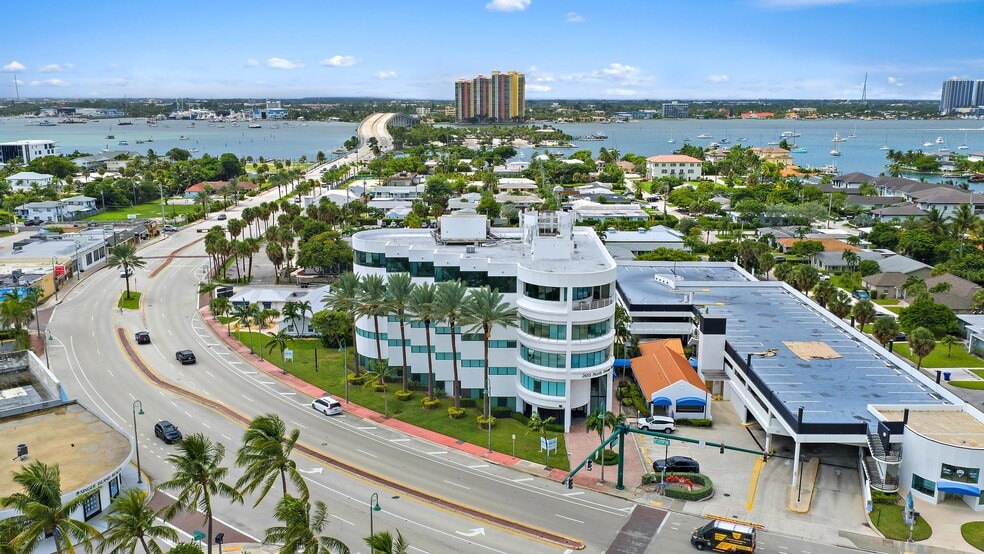 More Photos Of 2655 N Ocean Dr, Riviera Beach Office For Lease