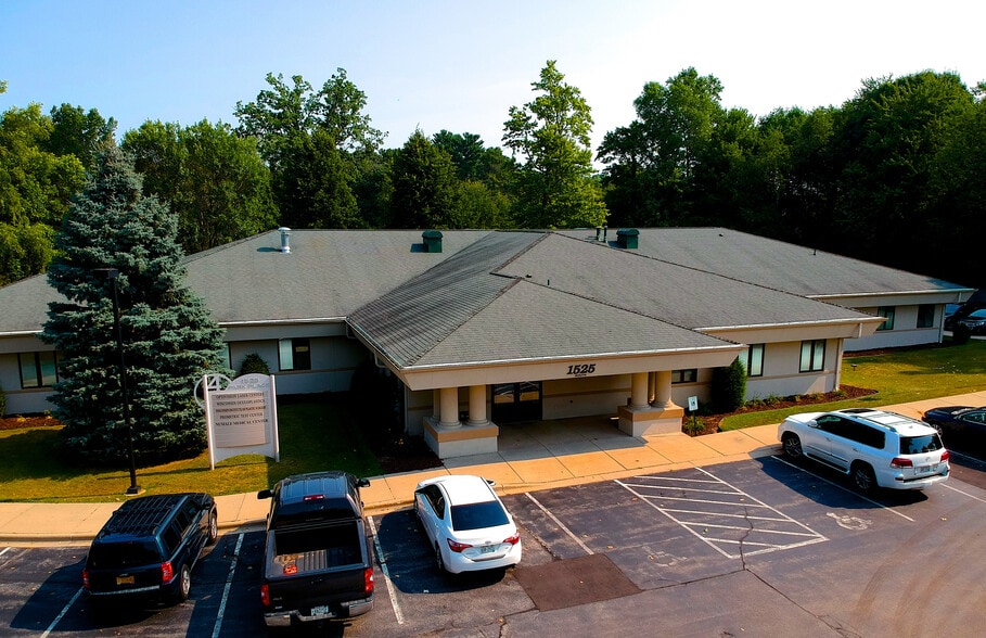 More Photos Of 1525-1551 Park Pl, Ashwaubenon Medical For Lease
