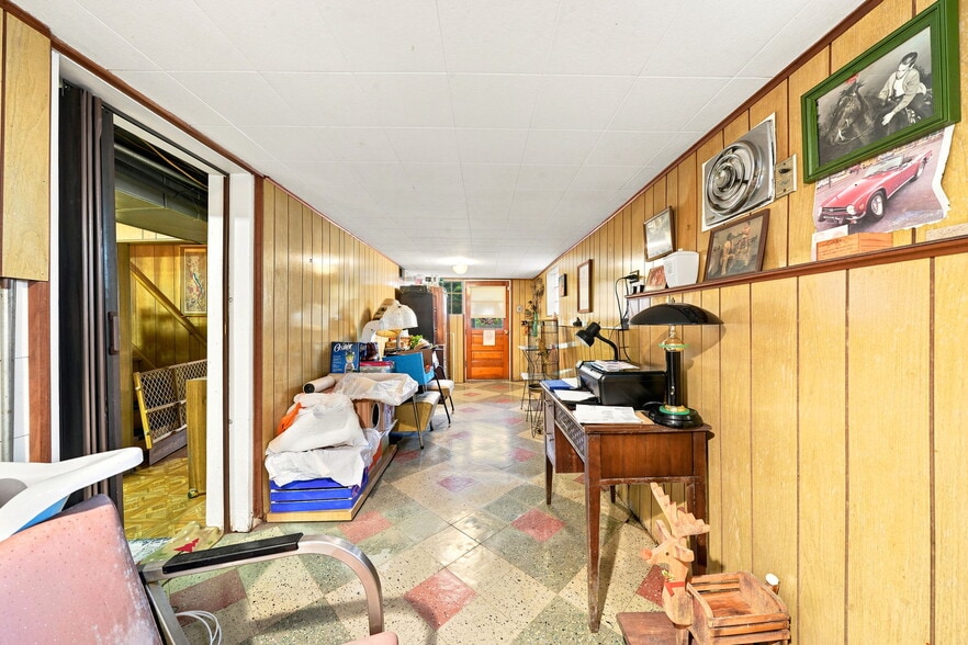 More Photos Of 1519 Renton Rd, Pittsburgh Funeral Home For Sale