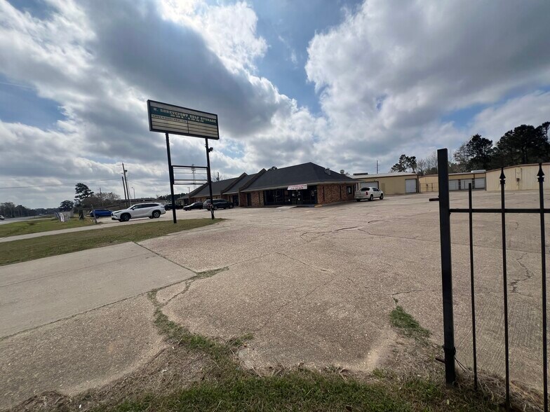 More Photos Of , Shreveport General Retail For Sale