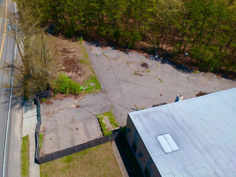 More Photos Of 245 Middle Island Rd, Medford Land For Lease