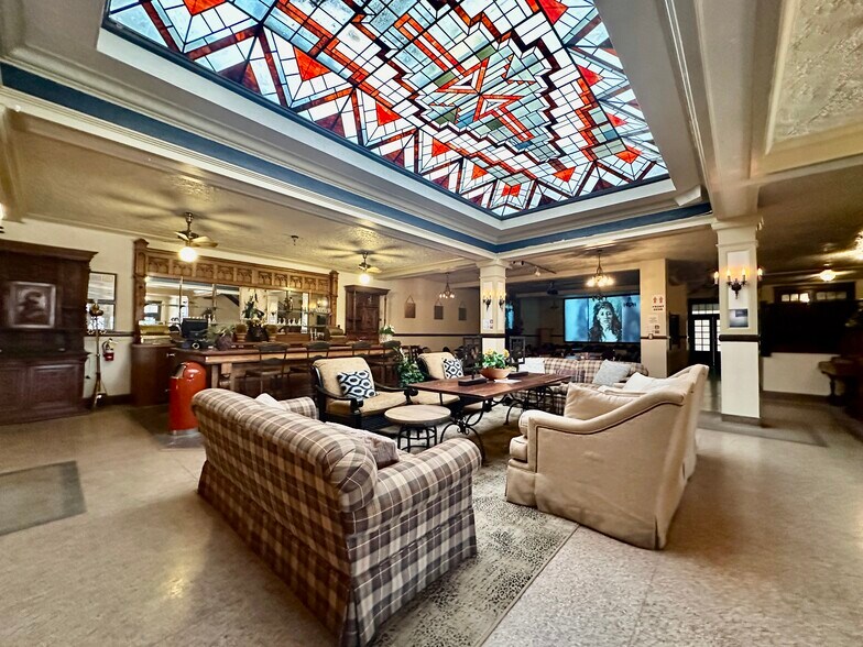 More Photos Of 925 1st Ave, Monte Vista Hotel For Sale