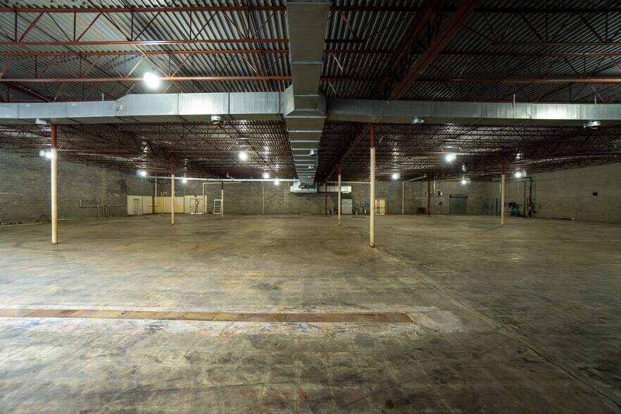 More Photos Of 6798-6816 Big Beaver Blvd, Beaver Falls Light Manufacturing For Lease