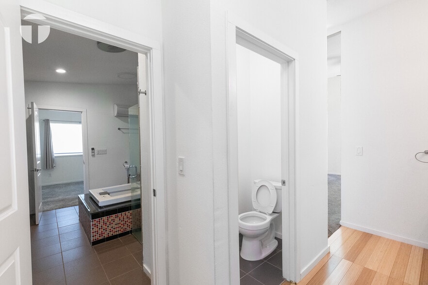 More Photos Of 1449 Claremont Way, Sacramento Apartments For Sale