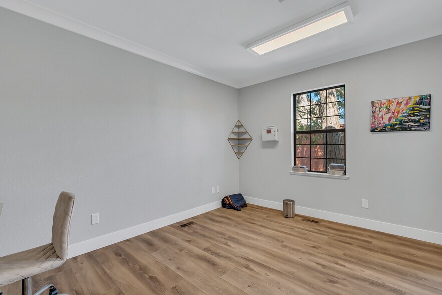 More Photos Of 160 Cherry Ave, Auburn Office Residential For Sale