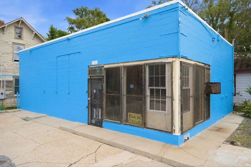 More Photos Of 414 S John St, Goldsboro General Retail For Sale