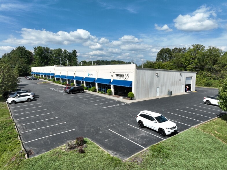 More Photos Of 105 KLM Dr, Johnson City Unknown For Lease