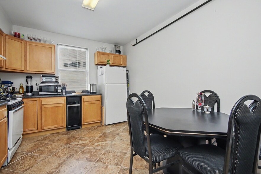More Photos Of 907-911 South St, Peekskill Storefront Retail Office For Sale