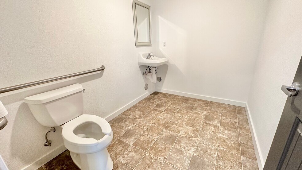 More Photos Of 1913 Bobcat Way, Medford Warehouse For Sale