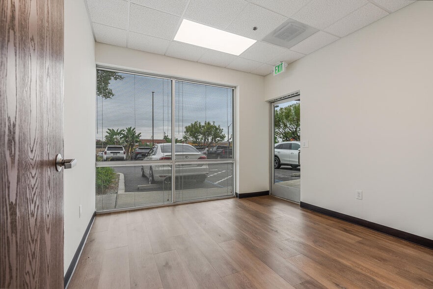 More Photos Of 12711 Ramona Blvd, Baldwin Park Warehouse For Lease