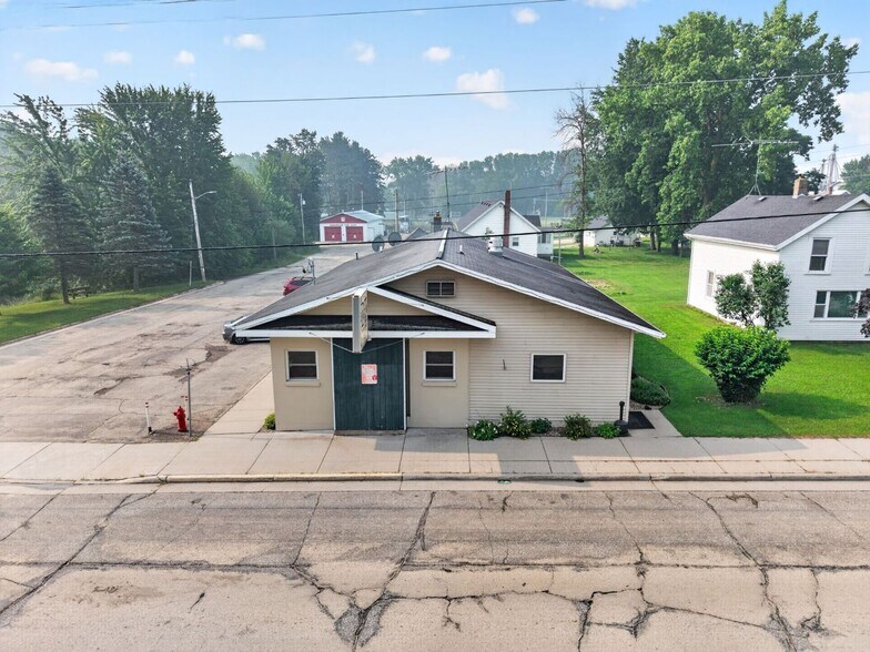 More Photos Of 133 E Main St, Embarrass Restaurant For Sale
