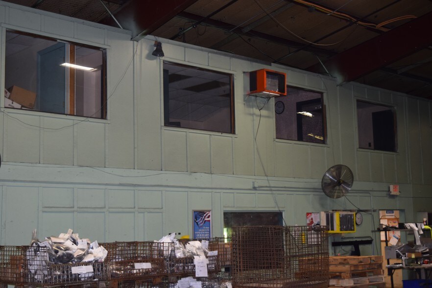 More Photos Of 62 Vermont Castings Way, Bethel Warehouse For Lease