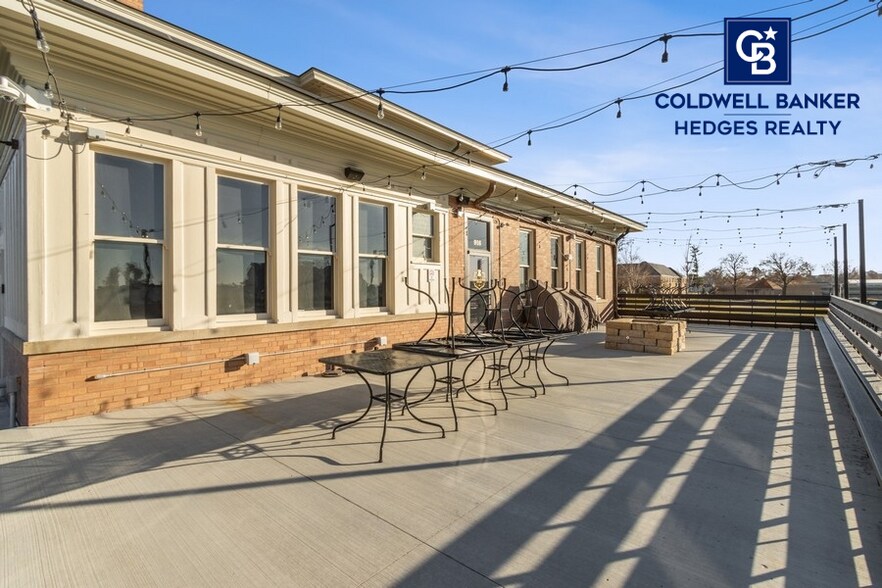 More Photos Of 916 W 9th St, Vinton Specialty For Sale