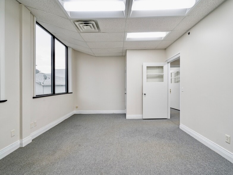 More Photos Of 10 Mt Read Blvd, Rochester Light Distribution For Lease