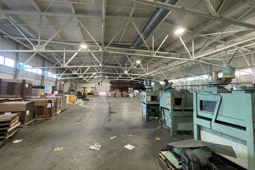 More Photos Of 1225 E West Maple Rd, Walled Lake Manufacturing For Lease