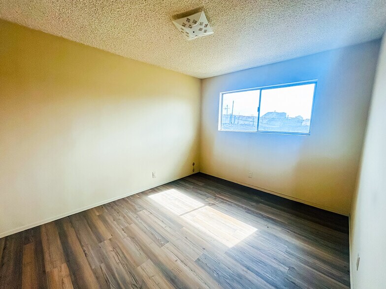More Photos Of 980 Yale St, Los Angeles Apartments For Sale